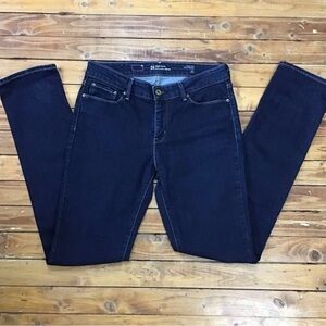 LEVI’S slight curves classic rise 28 jeans dark blue wash stretchy flatt…